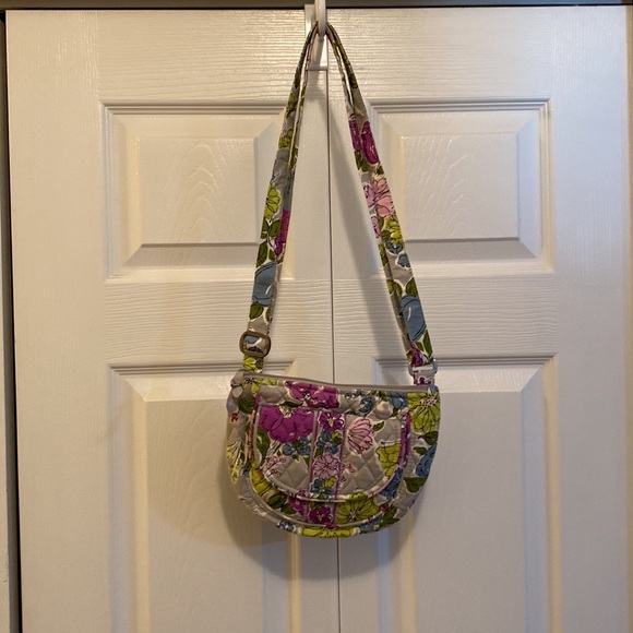 VERA BRADLEY CROSS BODY SMALL PURSE FLOWERS ON GRAY BACKGROUND GUC - Picture 11 of 12